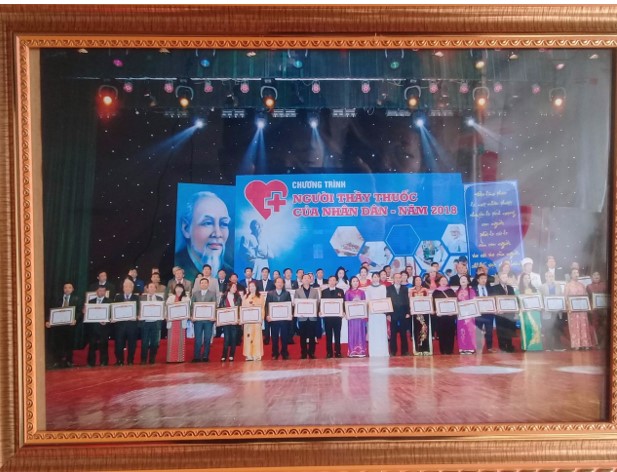 Lương y Nông Kim Hương vinh dự đón nhận danh hiệu – Người thầy thuốc của nhân dân 2019
