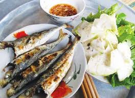 Cá nục quấn lá mướp nướng - Tin nhanh 12h